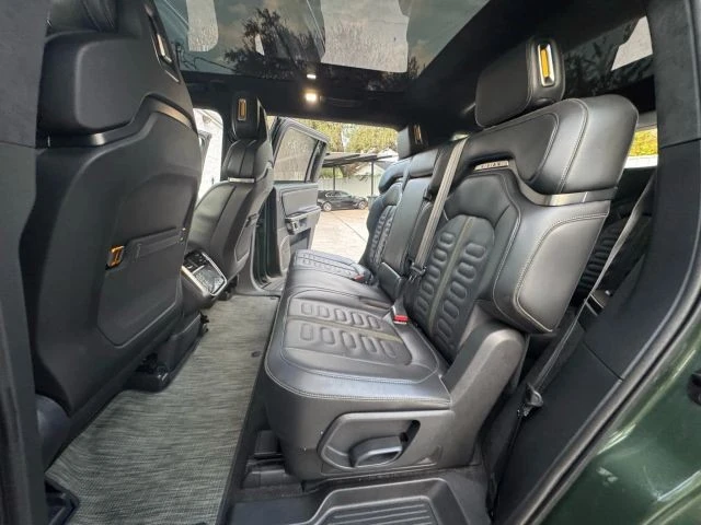 2023 Rivian R1S - Image 18 of 21