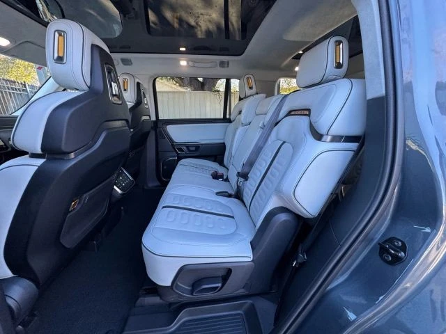 2023 Rivian R1S - Image 17 of 21