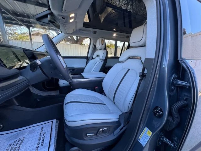 2023 Rivian R1S - Image 9 of 21