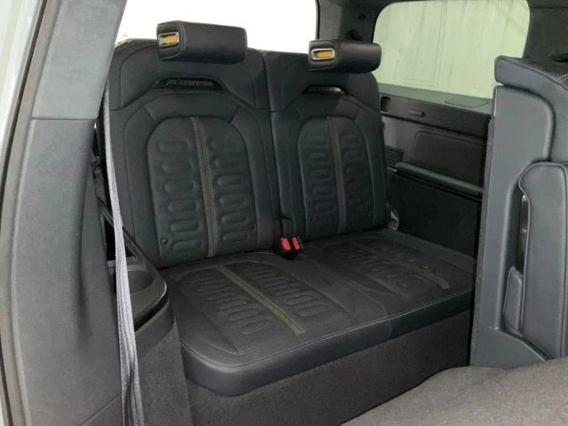 2023 Rivian R1S - Image 11 of 12