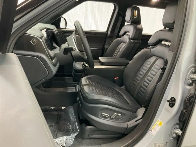2023 Rivian R1S - Image 6 of 12