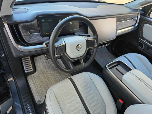 2023 Rivian R1S - Image 18 of 21