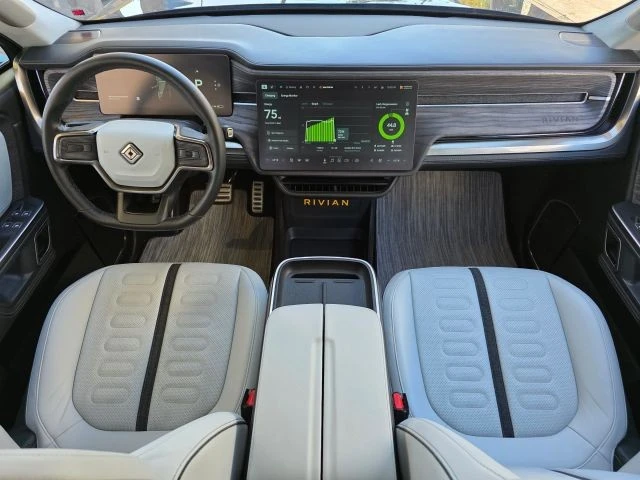 2023 Rivian R1S - Image 15 of 21