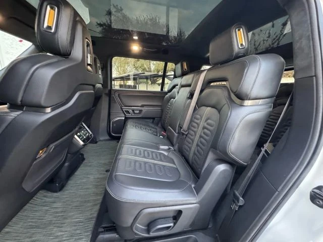 2023 Rivian R1S - Image 18 of 21