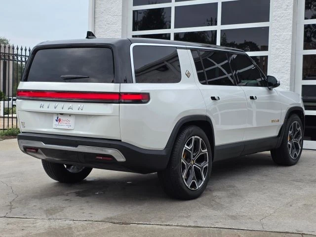 2023 Rivian R1S - Image 4 of 21