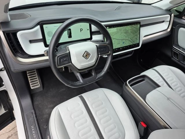 2023 Rivian R1S - Image 18 of 21