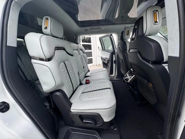 2023 Rivian R1S - Image 15 of 21