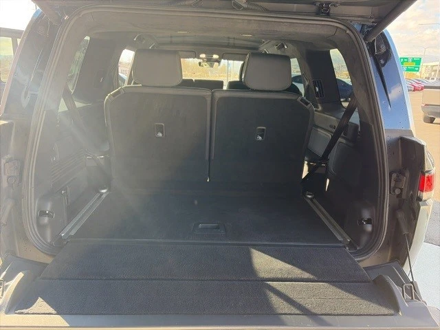 2023 Rivian R1S - Image 18 of 21
