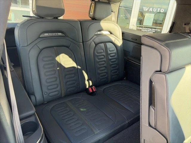2023 Rivian R1S - Image 19 of 21