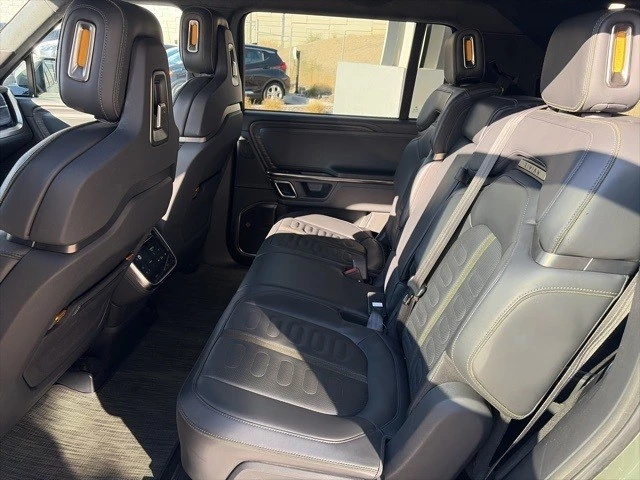 2023 Rivian R1S - Image 16 of 21