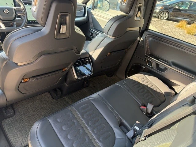 2023 Rivian R1S - Image 15 of 21