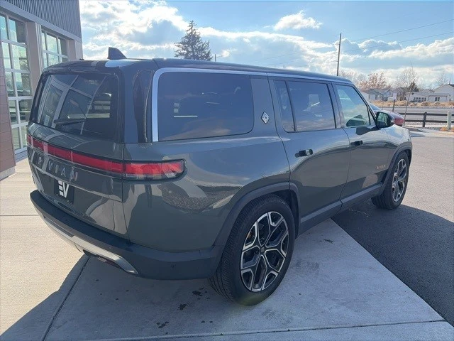 2023 Rivian R1S - Image 8 of 21