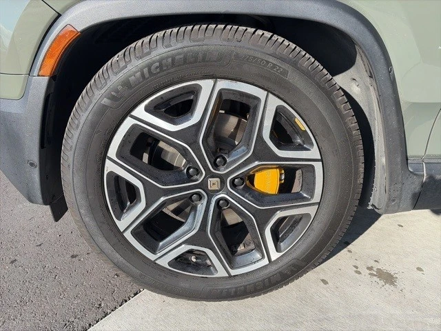 2023 Rivian R1S - Image 10 of 21