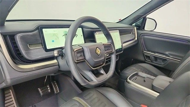 2023 Rivian R1S - Image 5 of 7