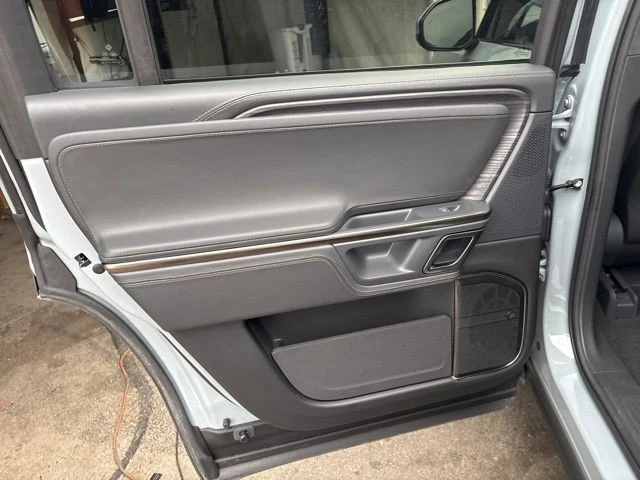 2023 Rivian R1S - Image 16 of 21