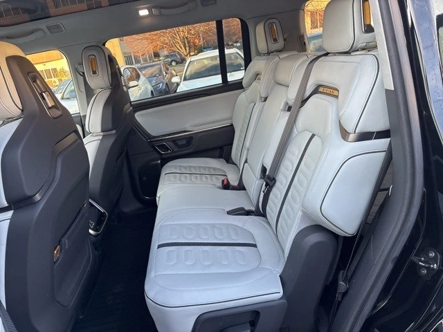 2023 Rivian R1S - Image 16 of 21