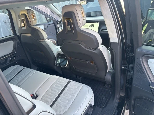 2023 Rivian R1S - Image 21 of 21