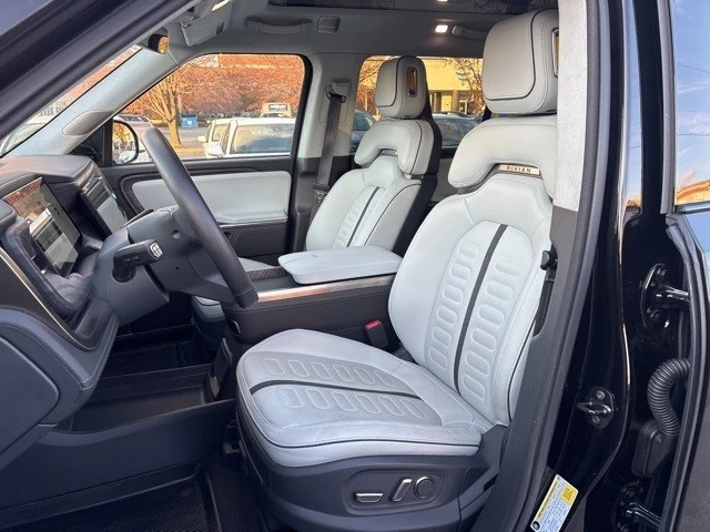 2023 Rivian R1S - Image 12 of 21