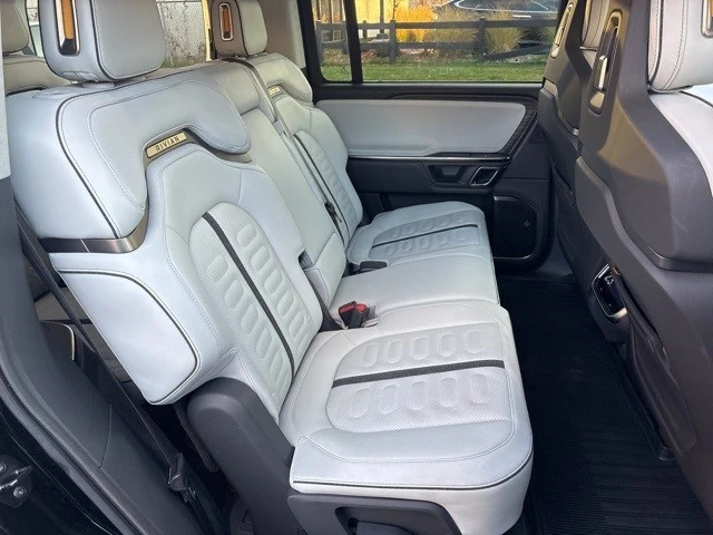 2023 Rivian R1S - Image 20 of 21