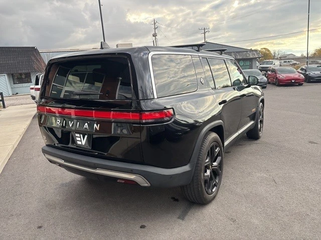 2023 Rivian R1S - Image 8 of 21
