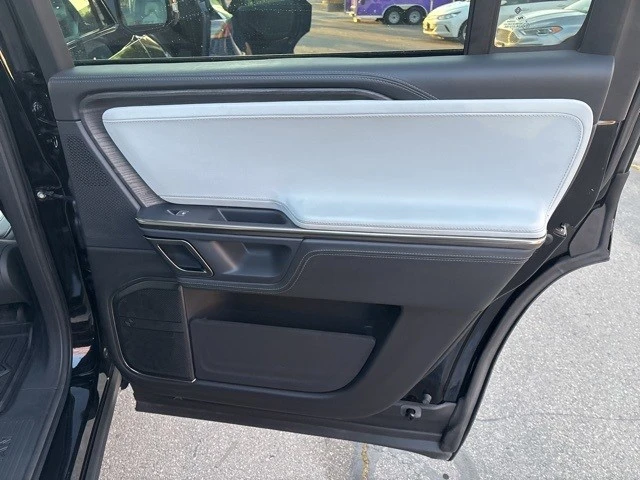 2023 Rivian R1S - Image 19 of 21