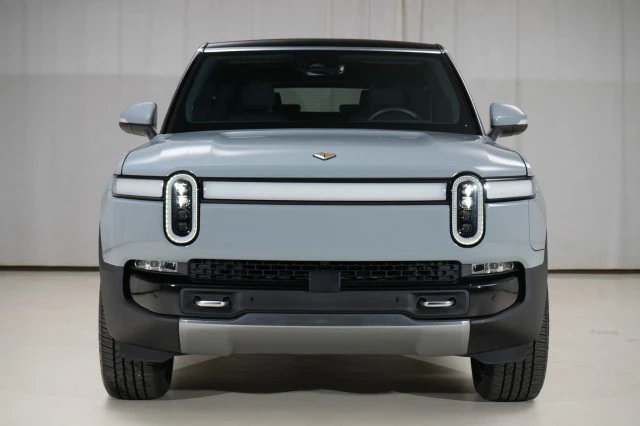 2023 Rivian R1S - Image 9 of 21