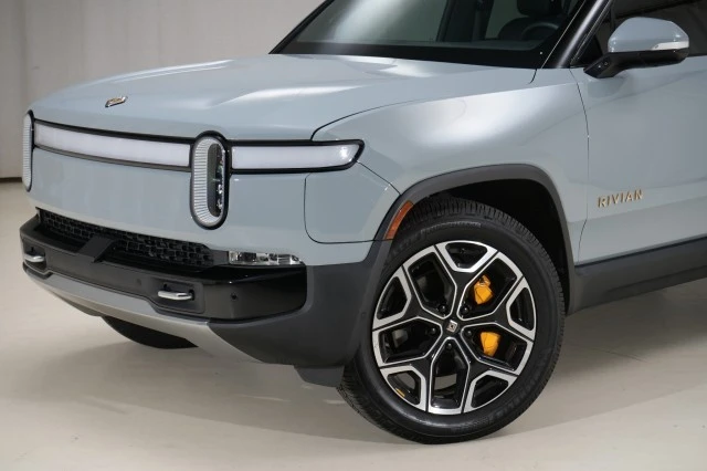 2023 Rivian R1S - Image 7 of 21