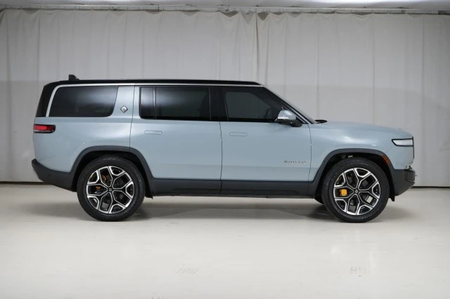 2023 Rivian R1S - Image 15 of 21