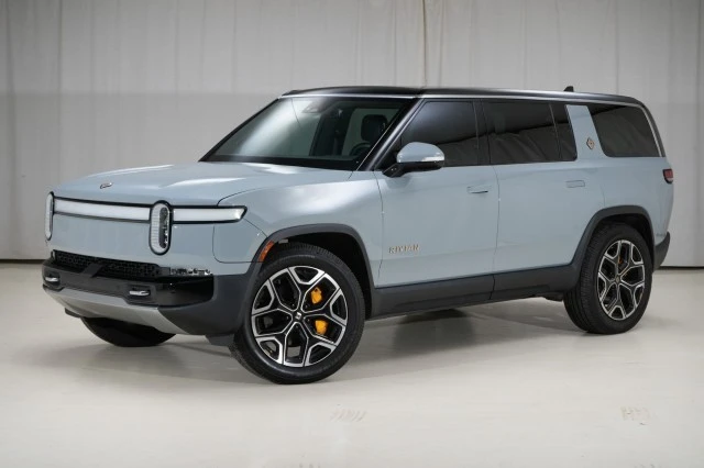 2023 Rivian R1S - Image 4 of 21