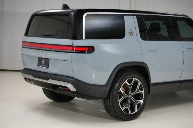 2023 Rivian R1S - Image 19 of 21