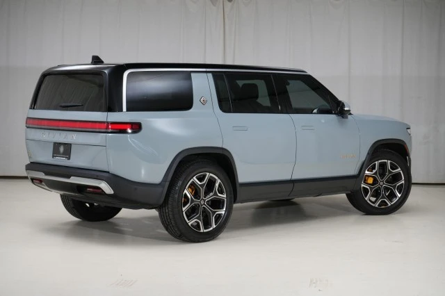 2023 Rivian R1S - Image 17 of 21