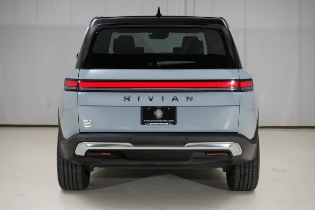 2023 Rivian R1S - Image 20 of 21