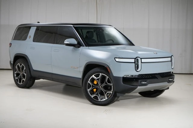 2023 Rivian R1S - Image 14 of 21