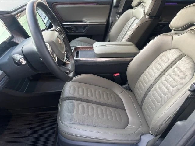 2023 Rivian R1S - Image 10 of 15