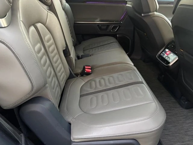 2023 Rivian R1S - Image 12 of 15