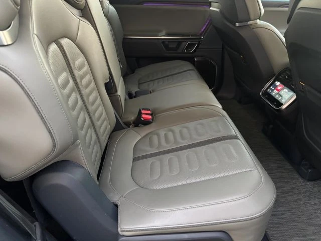 2023 Rivian R1S - Image 12 of 15