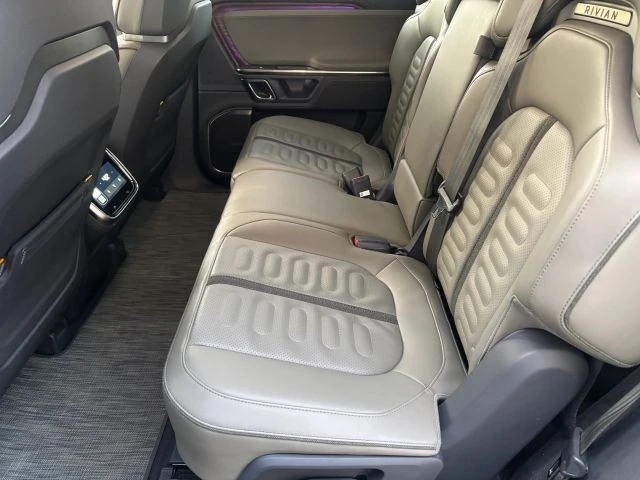 2023 Rivian R1S - Image 13 of 15