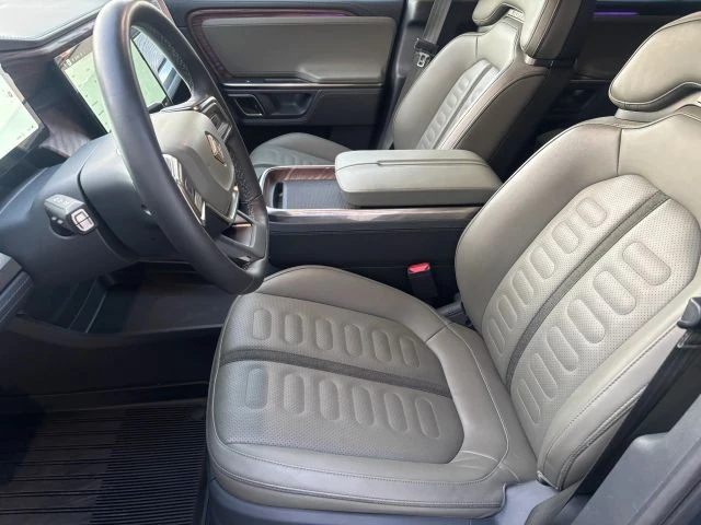 2023 Rivian R1S - Image 10 of 15