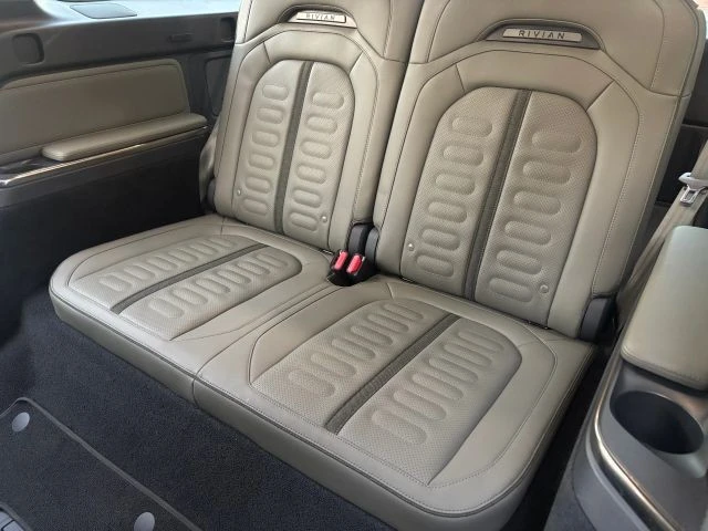 2023 Rivian R1S - Image 14 of 15