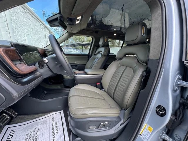 2023 Rivian R1S - Image 9 of 21