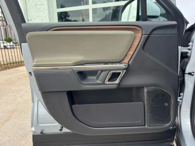 2023 Rivian R1S - Image 9 of 21