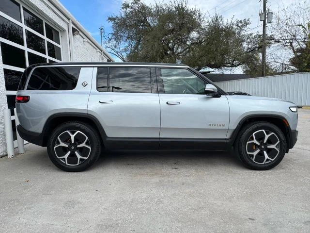 2023 Rivian R1S - Image 21 of 21