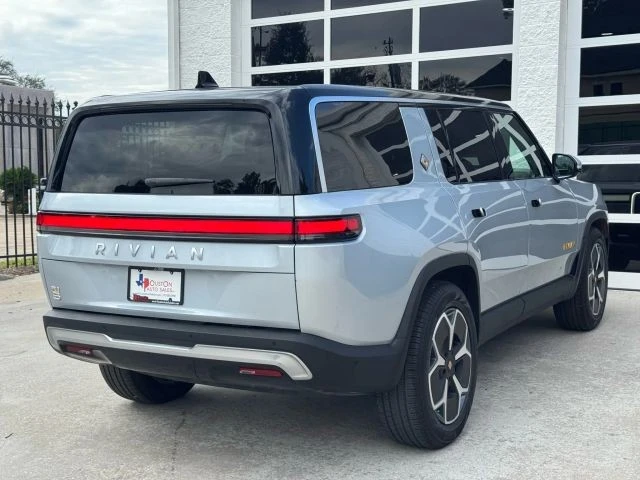 2023 Rivian R1S - Image 16 of 21