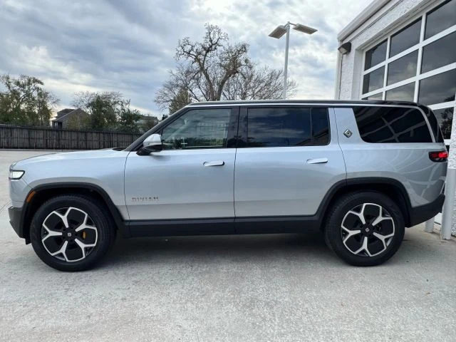 2023 Rivian R1S - Image 4 of 21