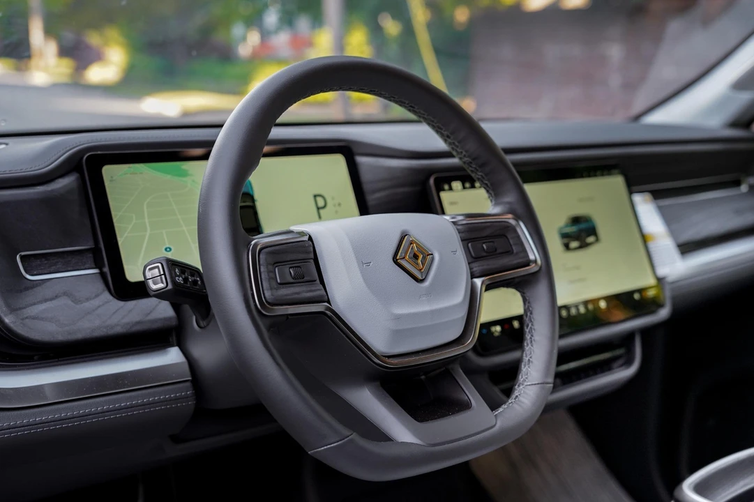 2023 Rivian R1S - Image 6 of 21