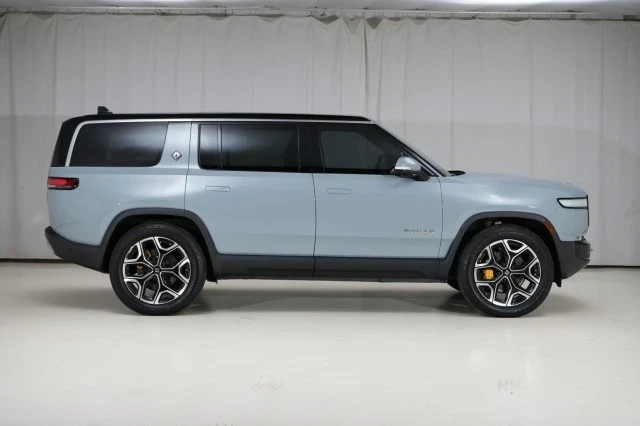 2023 Rivian R1S - Image 15 of 21