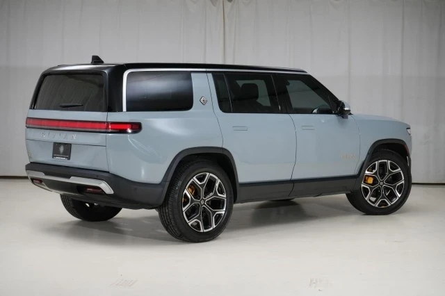 2023 Rivian R1S - Image 17 of 21