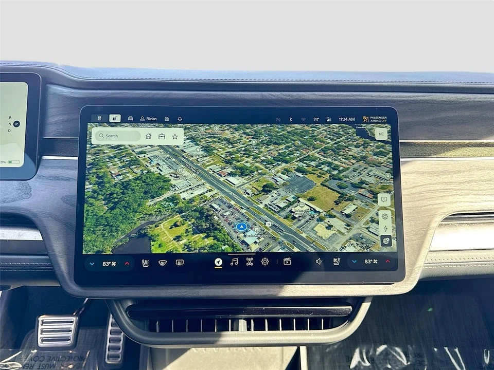 2023 Rivian R1S - Image 12 of 21