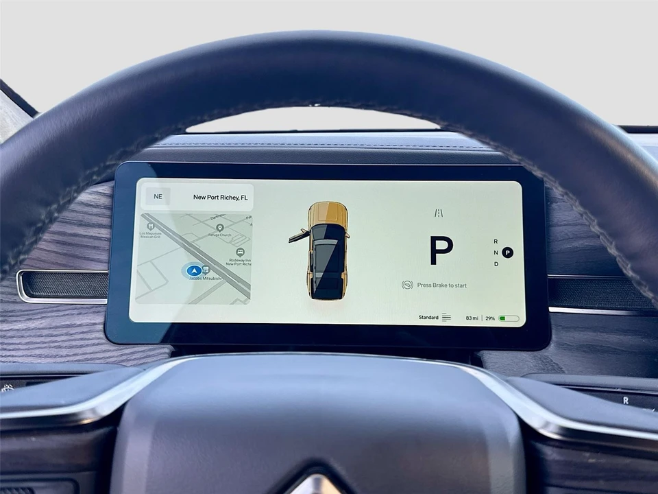 2023 Rivian R1S - Image 11 of 21