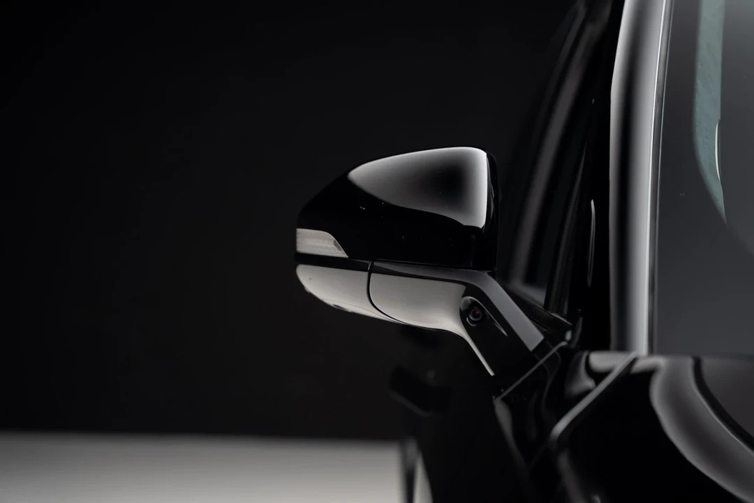 2023 Rivian R1S - Image 13 of 21